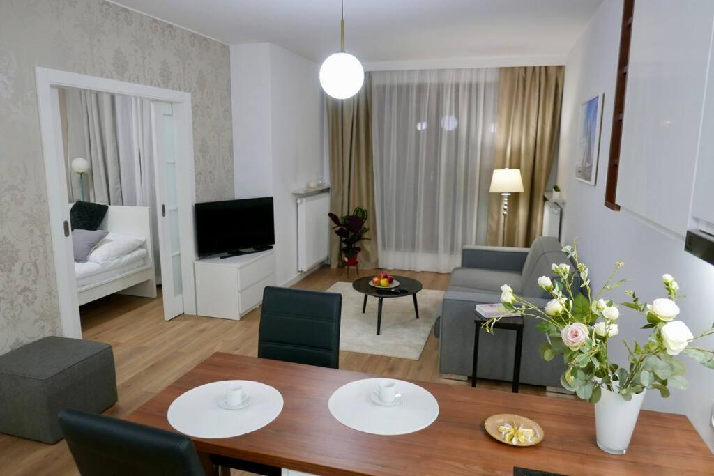 Kieslowskiego Apartment Vis-A-Vis Town Hall ワルシャワ エクステリア 写真